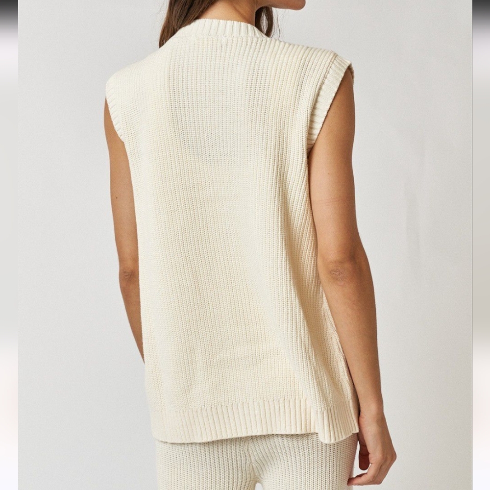 Lalavon NWT Women's Cream and Pink Embroidered V Neck Button Front Sweater Vest - Picture 5 of 14